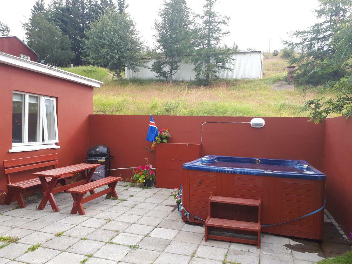 Brúnalaug Guesthouse - Holiday Home Eyjafjaroarsveit Exterior foto